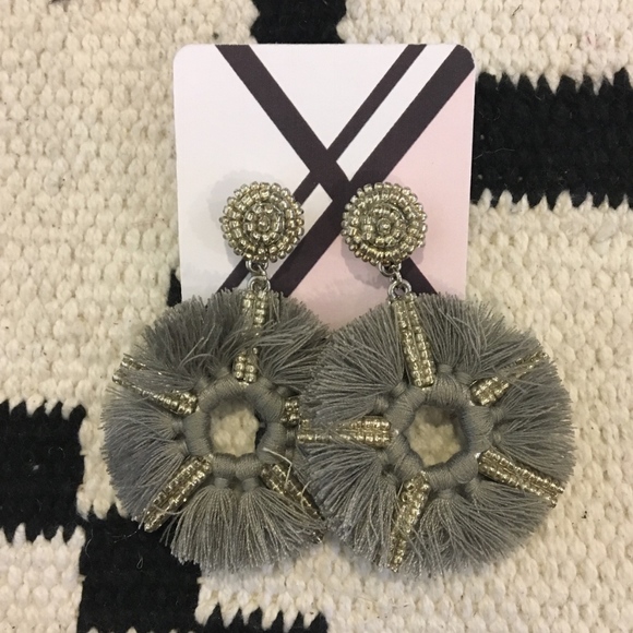 Jewelry - New Gray circle fringe beaded jeweled earrings
